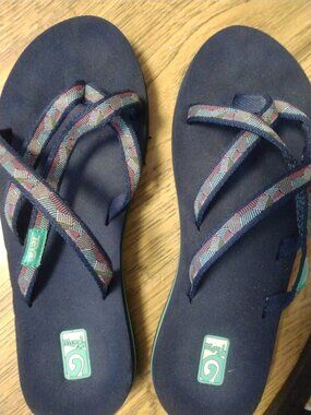 Teva strappy mush flip flops